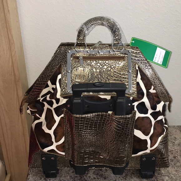 Gazzaz Animal Print Carry On - Picture 4 of 11
